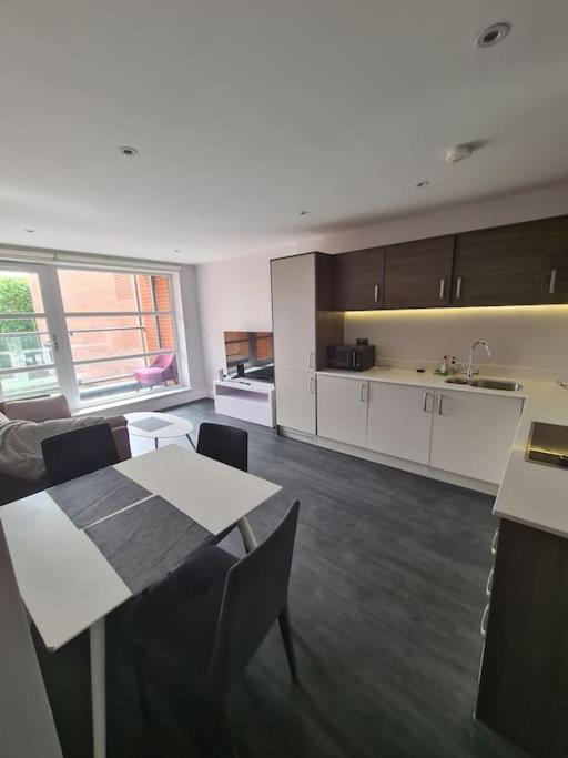 Rent Luxuri - Luxury 2 Bed Apartment Leicester Exterior foto